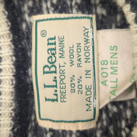 L.L.Bean wool sweater - Picture 3 of 4